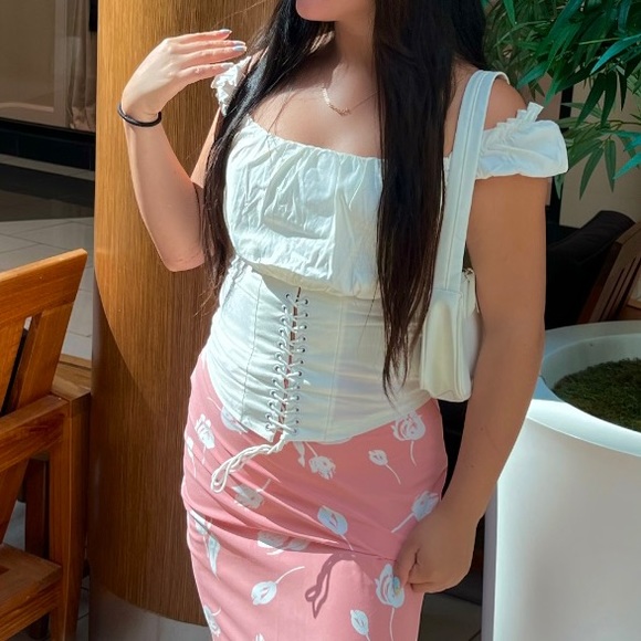 White corset top with sleeves - Picture 1 of 1